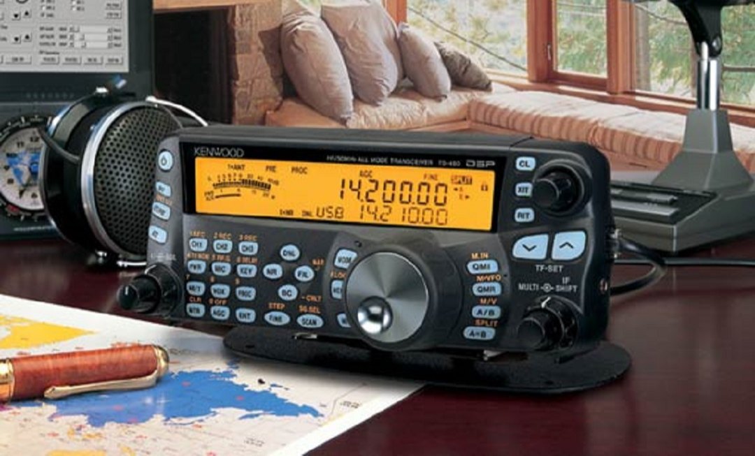 Kenwood TS2000 vs Yaesu FRG 7700